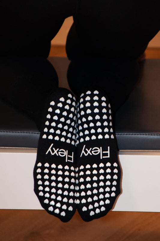 Flexy Black Grip Socks